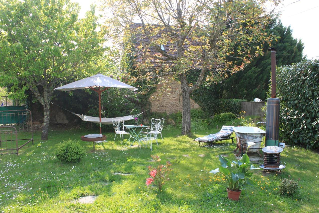 L'Escale Du Banquet Bed & Breakfast Mhère Exterior foto